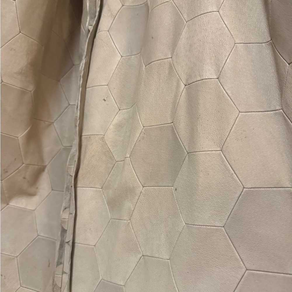 VINTAGE Oscar de la Renta leather applique overcoat - Picture 8 of 8